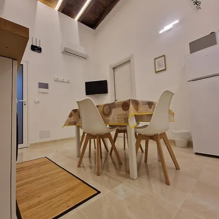 House In The Castle Via Gramignani N 35 * Catania